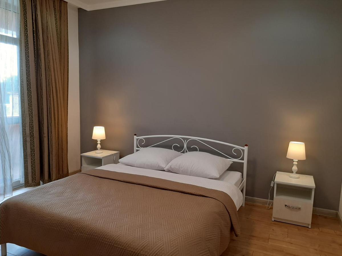 New !!! Modern Lux Apartment In The City Center With A Terrace Mukacheve Exterior photo